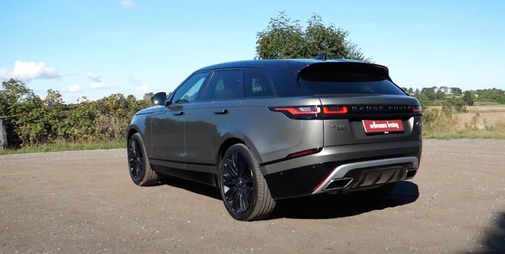 Masser naf kvalitet pakket ind i en bil Range Rover Velar